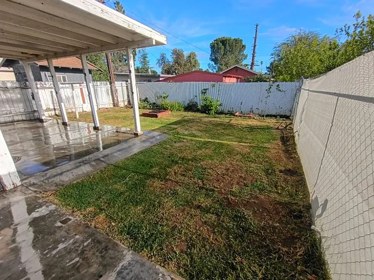Upgraded 1 bedroom/1 bath in Beaumont! — Photo 2