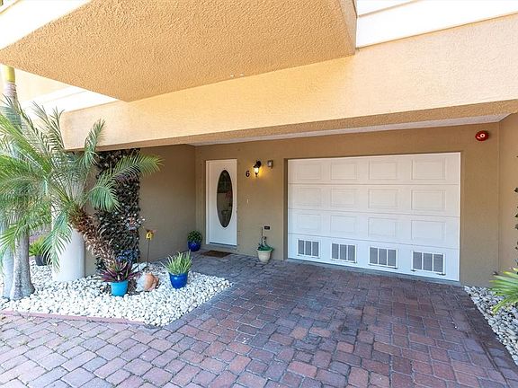 3rd image of 300 Capri Blvd APT 6