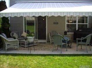 249 Erin Ln, Setauket, NY 11733