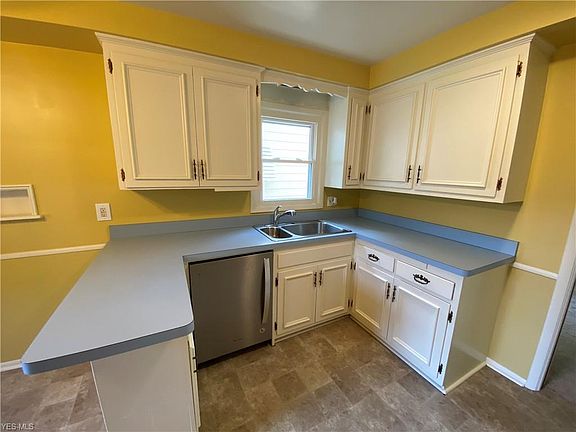 5th image of 973 Newberry Ave