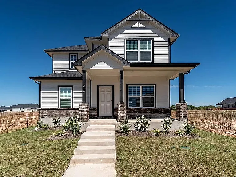 515 Clearlake Dr — Photo 1