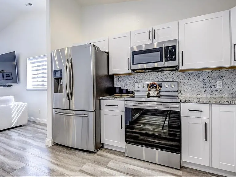 214 S Belfair Pl — Photo 6
