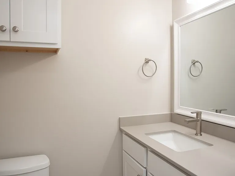 814 San Saba Dr — Photo 9