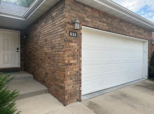 653 S Hazelnut Ave, Springfield, MO 65802