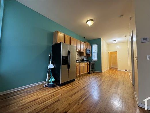 4th image of 3020 W Warren Blvd #2