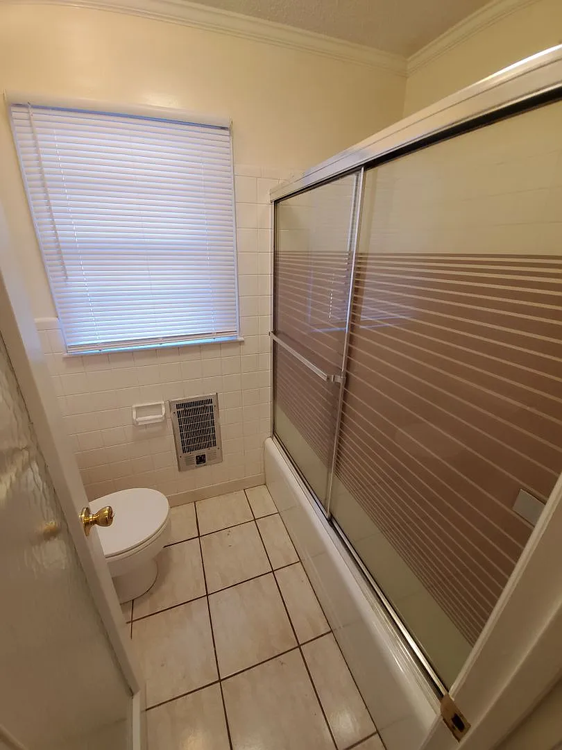 Just Reduced! Home for Rent. Kerr Lake — Photo 1
