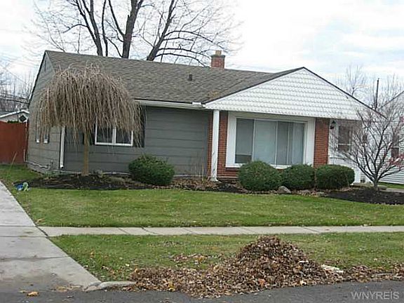 3rd image of 20 Kelvin Dr