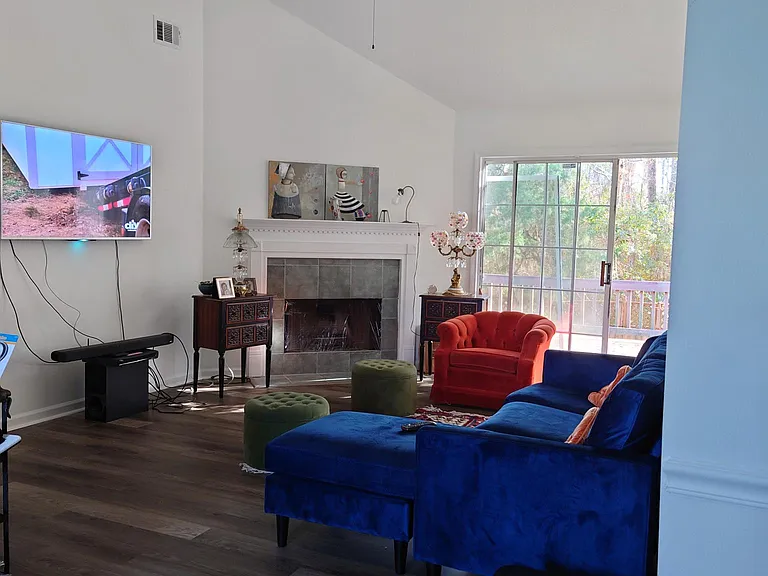 8 Leeward Ct — Photo 3