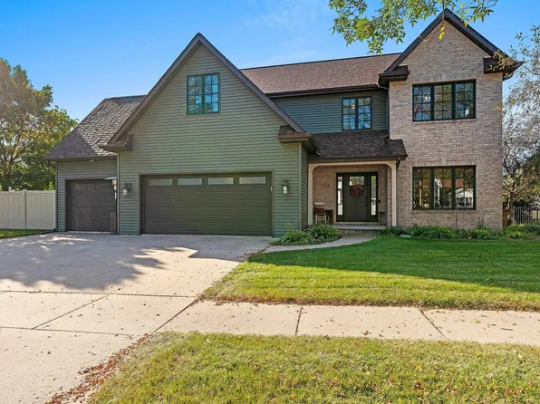 1315 E Wyndmere Dr, Appleton, WI 54913