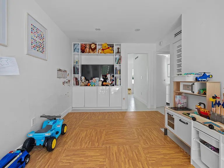 630 Allendale Rd — Photo 32