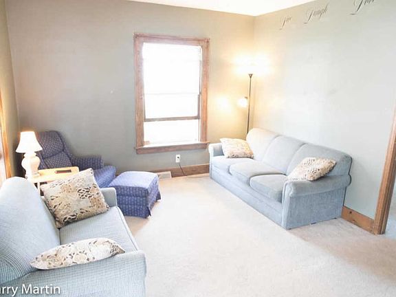 4th image of 3068 Hudson St