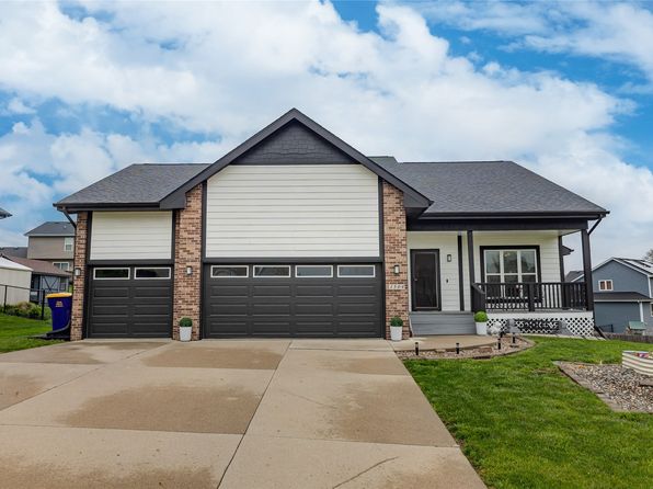 1504 W Jackson Ave, Indianola, IA 50125
