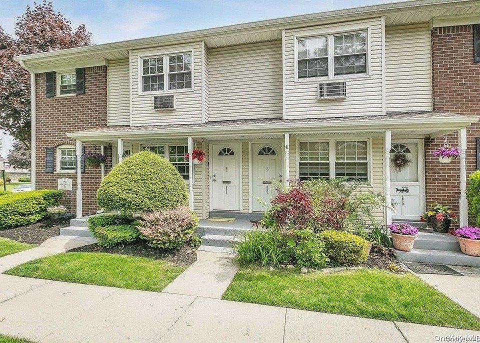 1st image of 2811 Wilshire Lane #2811