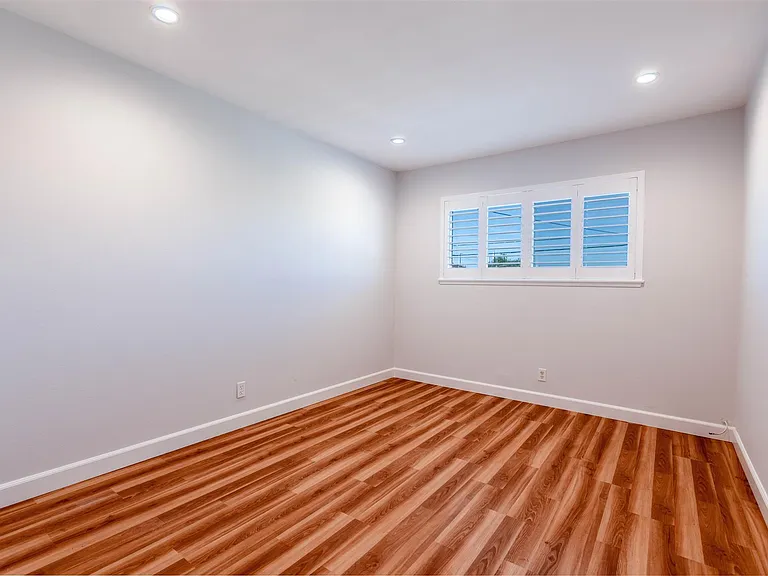 15951 Belfast Ln — Photo 15