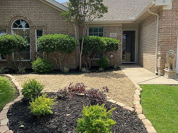 2nd image of 513 Cambridge Dr