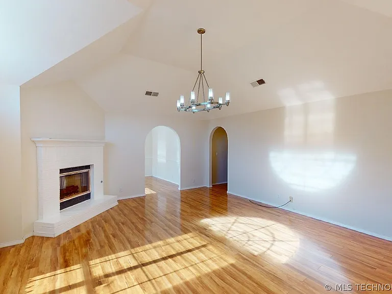 7434 S 95th East Ave — Photo 4