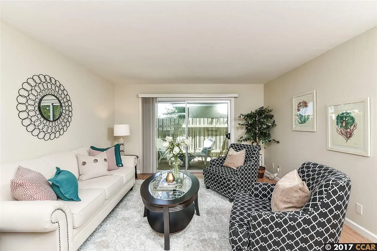 1305 Boulevard Way APT 103 photo 1