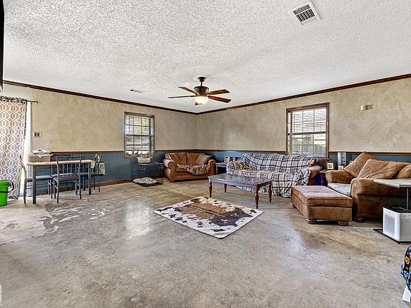 5th image of 330 Cottonwood Ln