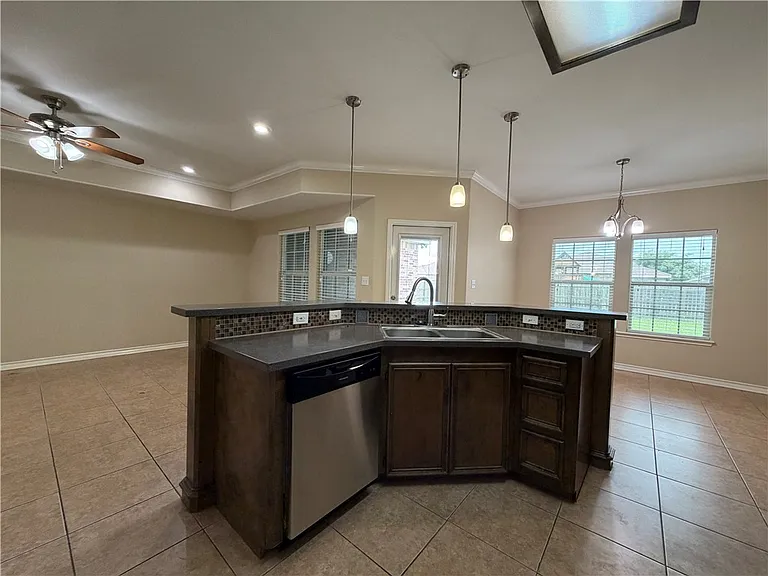 6905 Aaron Dr — Photo 13