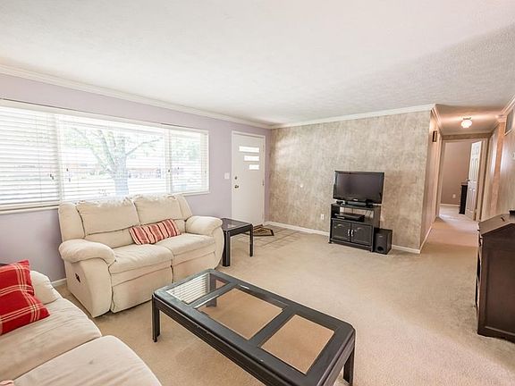 4th image of 1749 Utica Dr