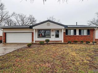 2348 Vorhof Dr, Saint Louis, MO 63136