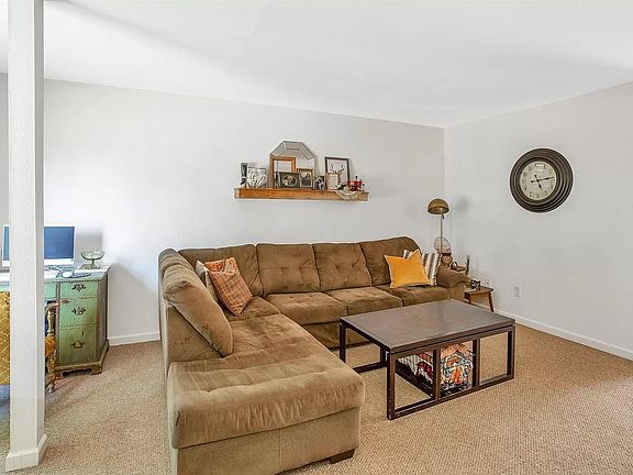 5th image of 203 E Main St #A