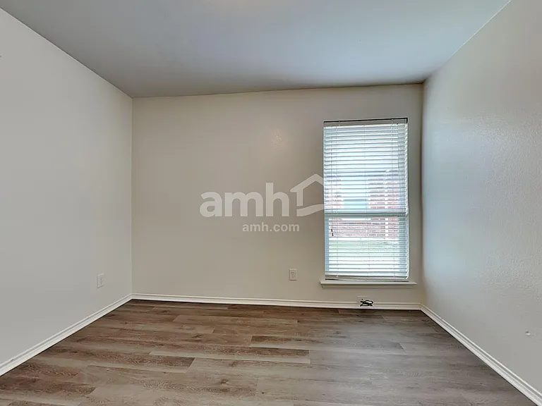 617 Chestnut Ct — Photo 15