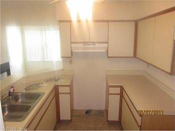 4th image of 5208 Thatcher Way