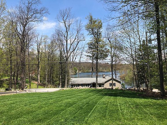 2nd image of 510 Upper Highland Lake Dr