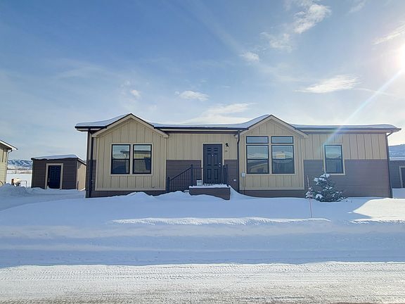 2nd image of 551 Summit Trl #39