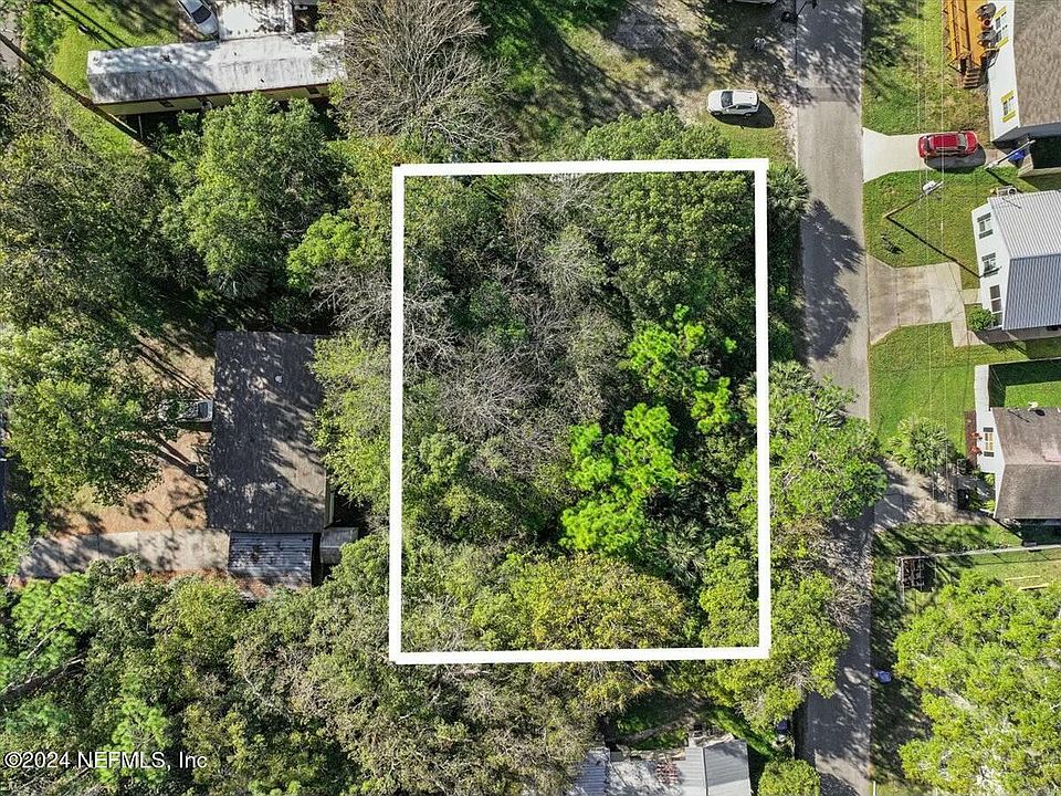 1st image of 859 W 6TH Street