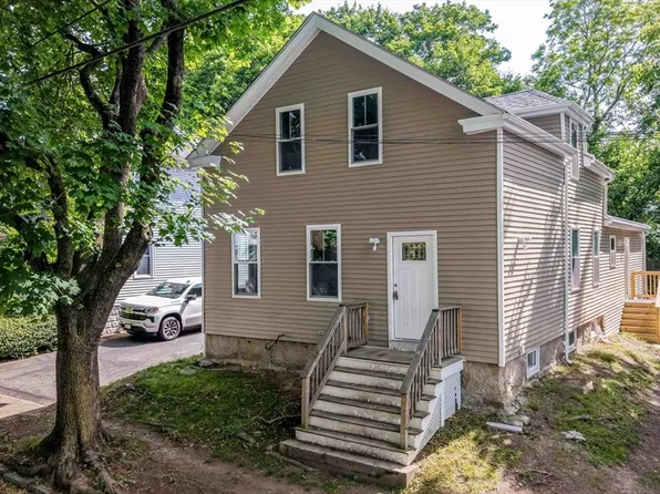 41 Adams St, Fairhaven, MA 02719