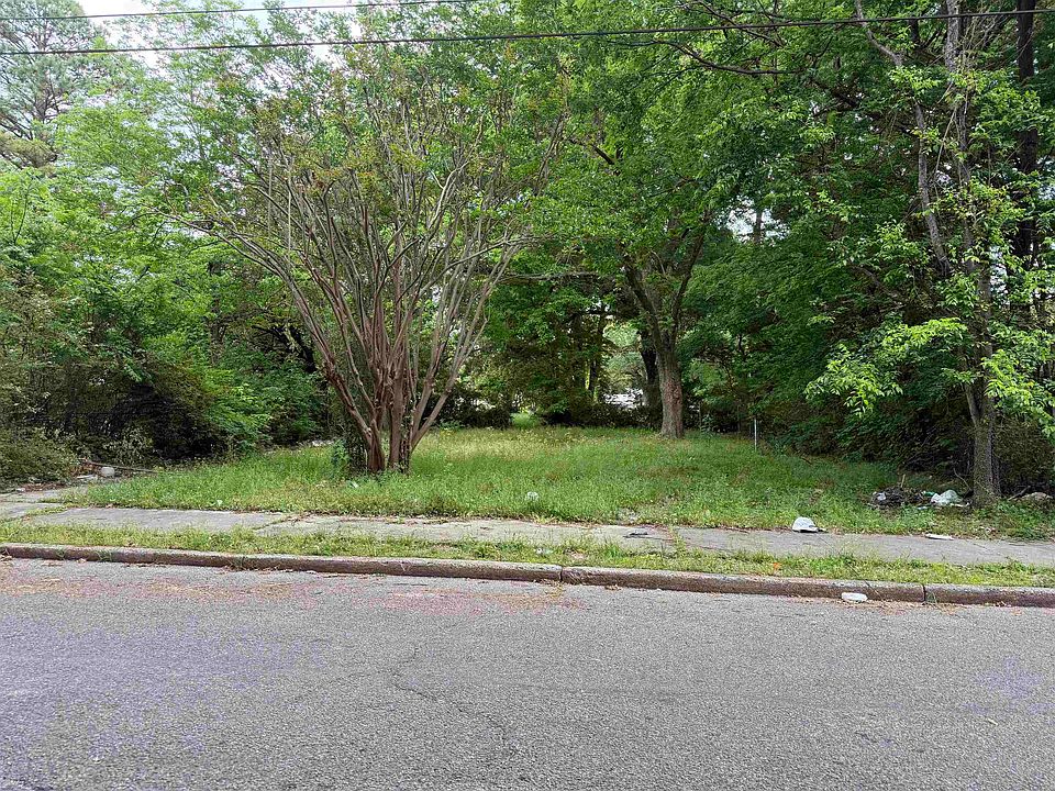 2nd image of 884 Kippley St