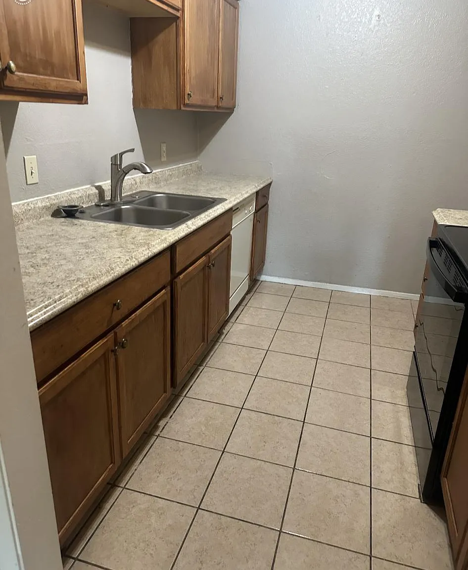 2 bed, 995 sqft, $1,450 — Photo 4