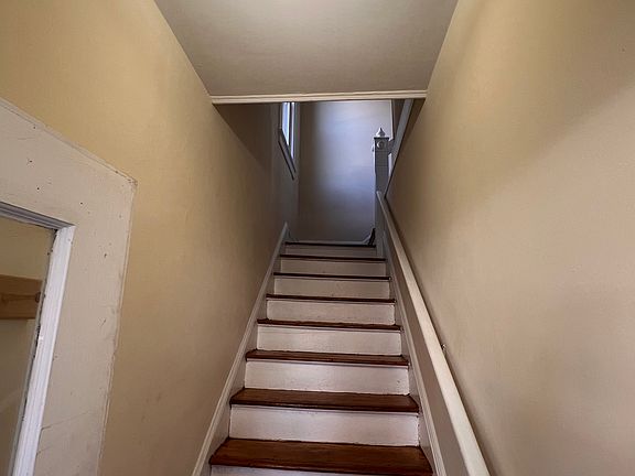 4th image of 406 Highland Ave SW #1