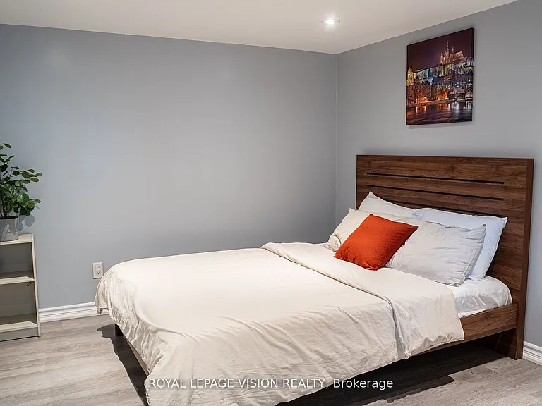 28 Jeffton Cres — Photo 13