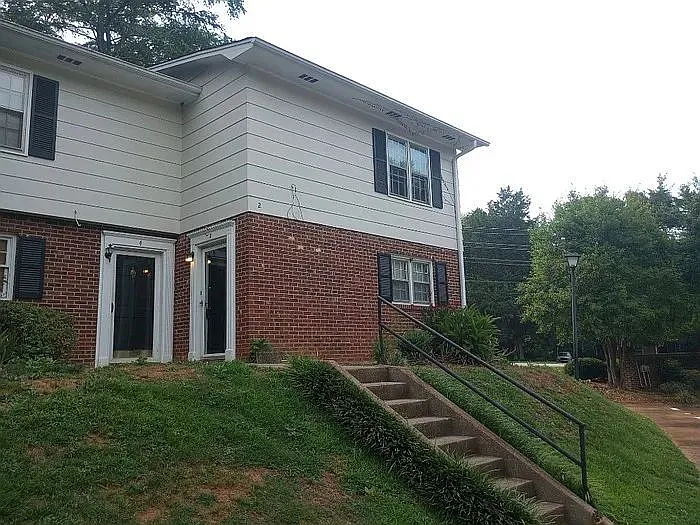 2 Summercreek Dr — Photo 1