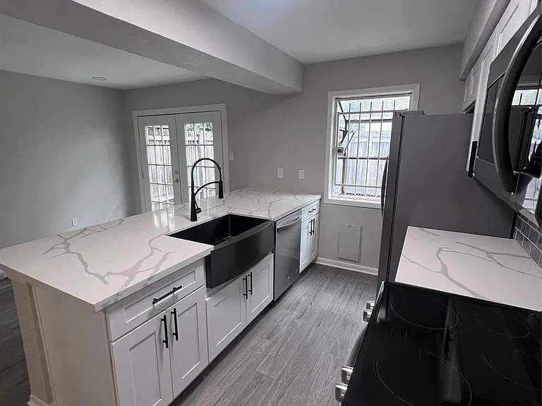 5917 Fairdale Ln #5 — Photo 3