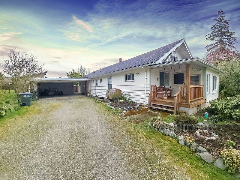 1st image of 1009 Iris St Unit B