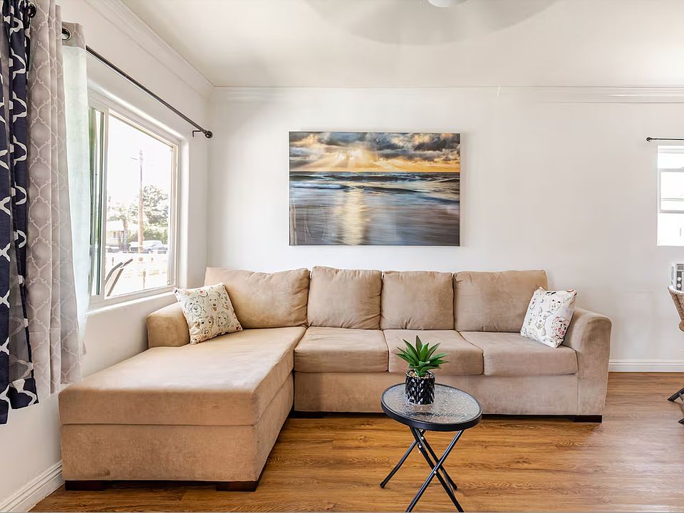 Spacious living room