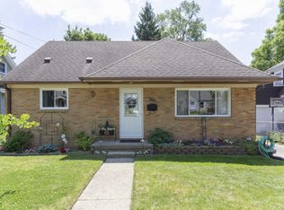 874 Beechwood St NE, Grand Rapids, MI 49505