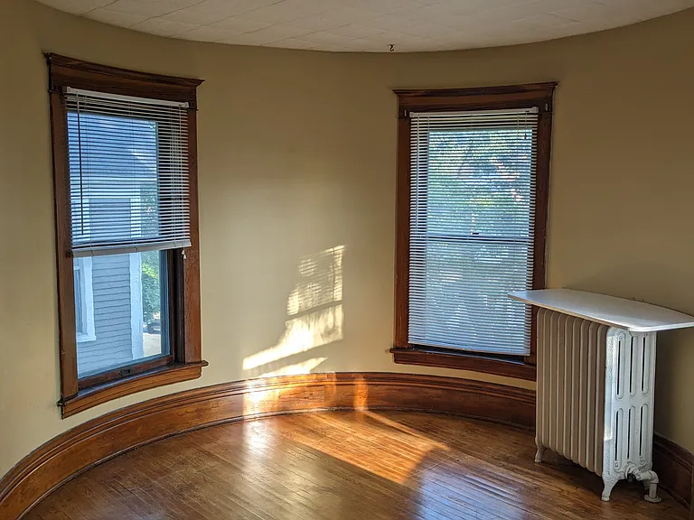 611 Innes St NE — Photo 8