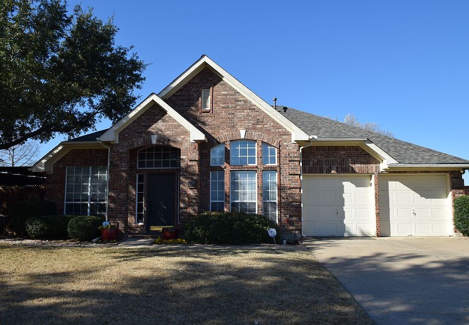 1st image of 820 Sierra Ln