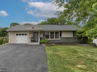 15 Alden Ln, Lebanon, PA 17042