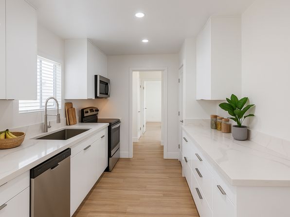 1933 S Bedford St APT 9
