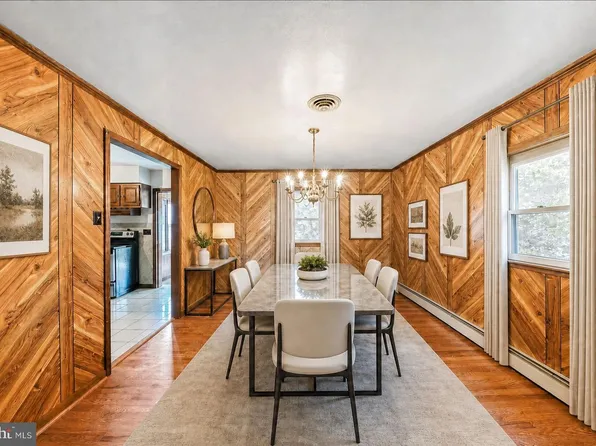 1359 Peach St, Upper Chichester, PA 19061