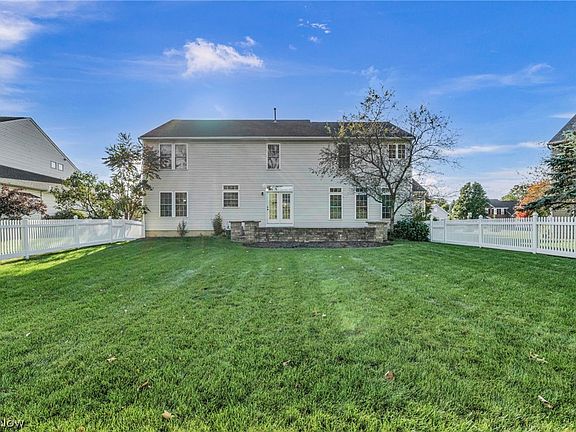 3rd image of 2983 Clearbrook Dr
