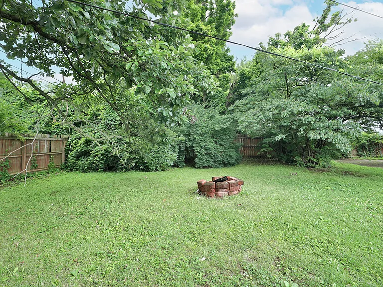 2353 Hanna Dr — Photo 31