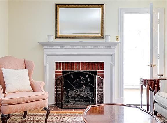 4th image of 7015 W Franklin St