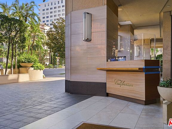 3rd image of 10800 Wilshire Blvd APT 403